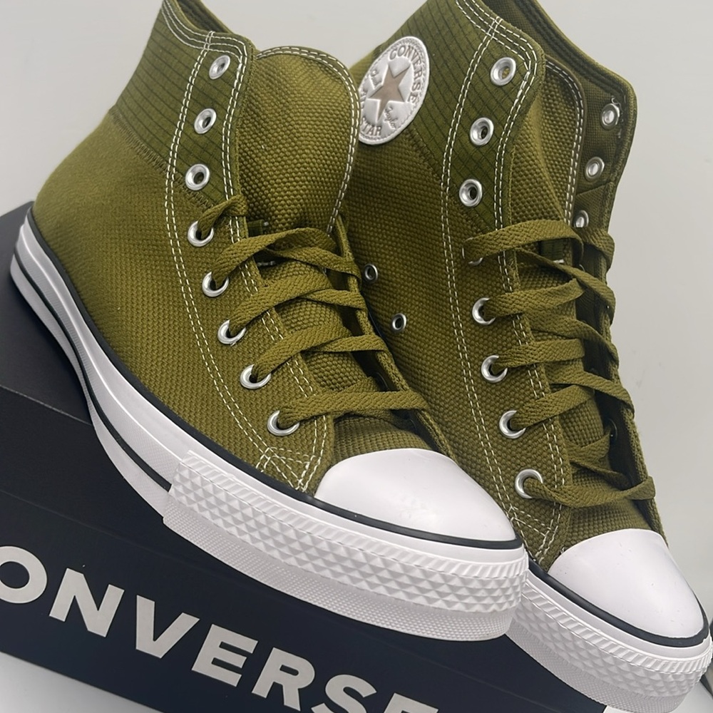 Converse Men’s Cls High-Tops A08553F
CTAS HI
FOREST BREVINTAGE CARGO 5
Sneakers - Picture 6 of 16